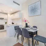 Tamm - Marina Wharf Spacious Apt With Stunning City Views