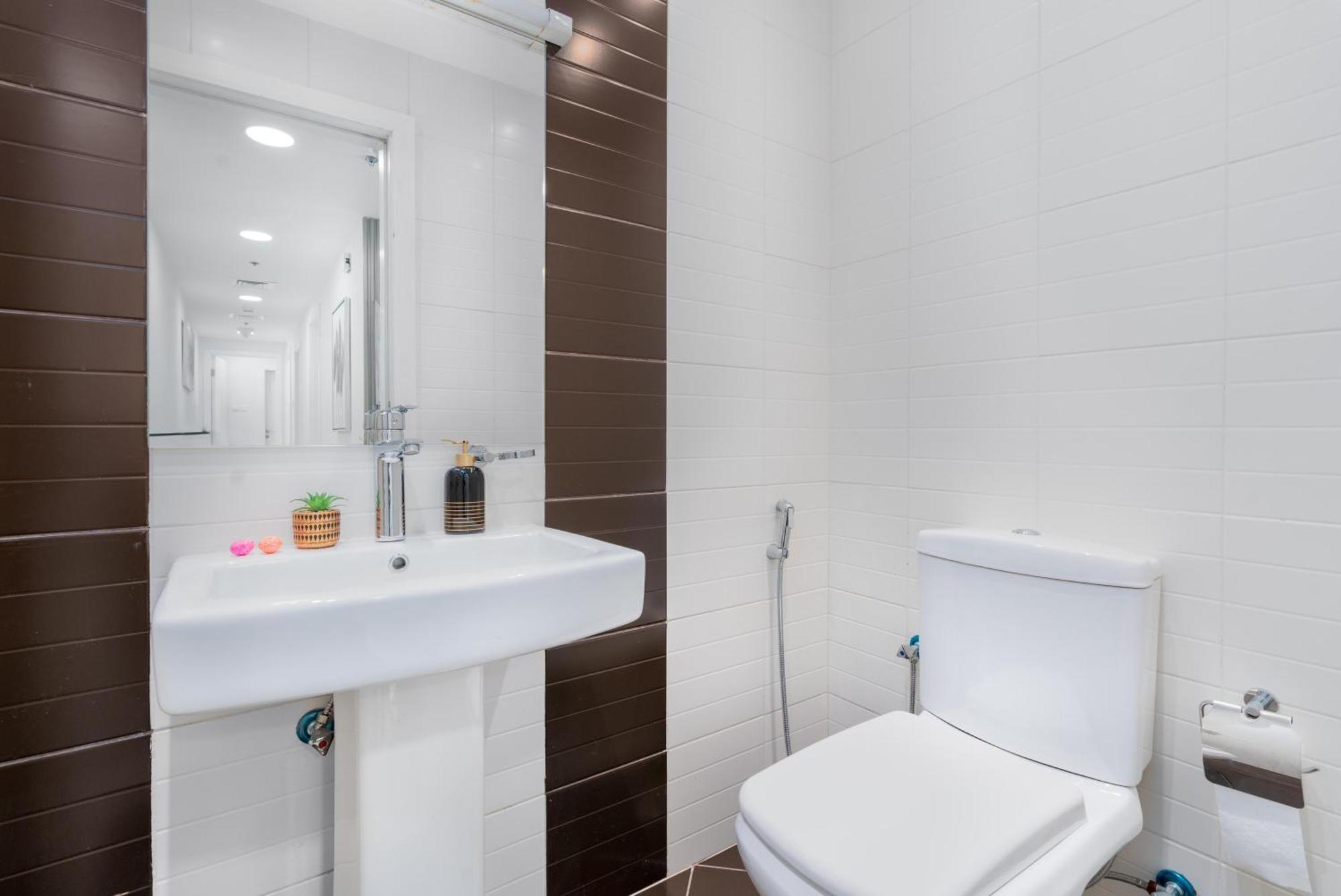 Tamm - Marina Wharf Spacious Apt With Stunning City Views *